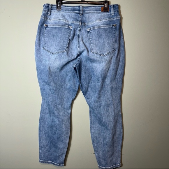 Judy Blue KENNA MID RISE‎ BLEACH WASHED CUFFED BOYFRIEND Size 16W - Picture 2 of 6